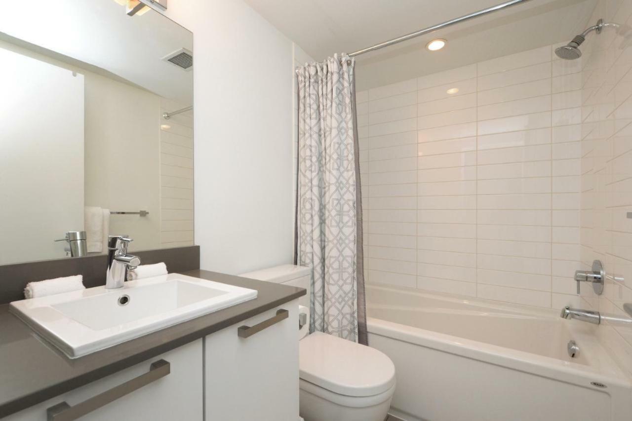 Downtown Heritage Condo With Parking Victoria Exterior foto
